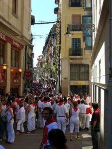 Study Spanihs in Pamplona - Picture by SanchoPanzaXXI - Wikimedia Commons